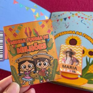 ÁLBUM DE FIGURINHAS - TURMA DE MILHÕES