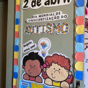 ENFEITE DE PORTA AUTISMO
